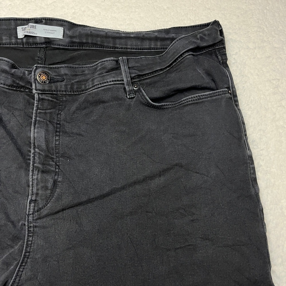 Signature by Levi Strauss Women 22L Black Totally Shaping Straight Jeans W36 L34